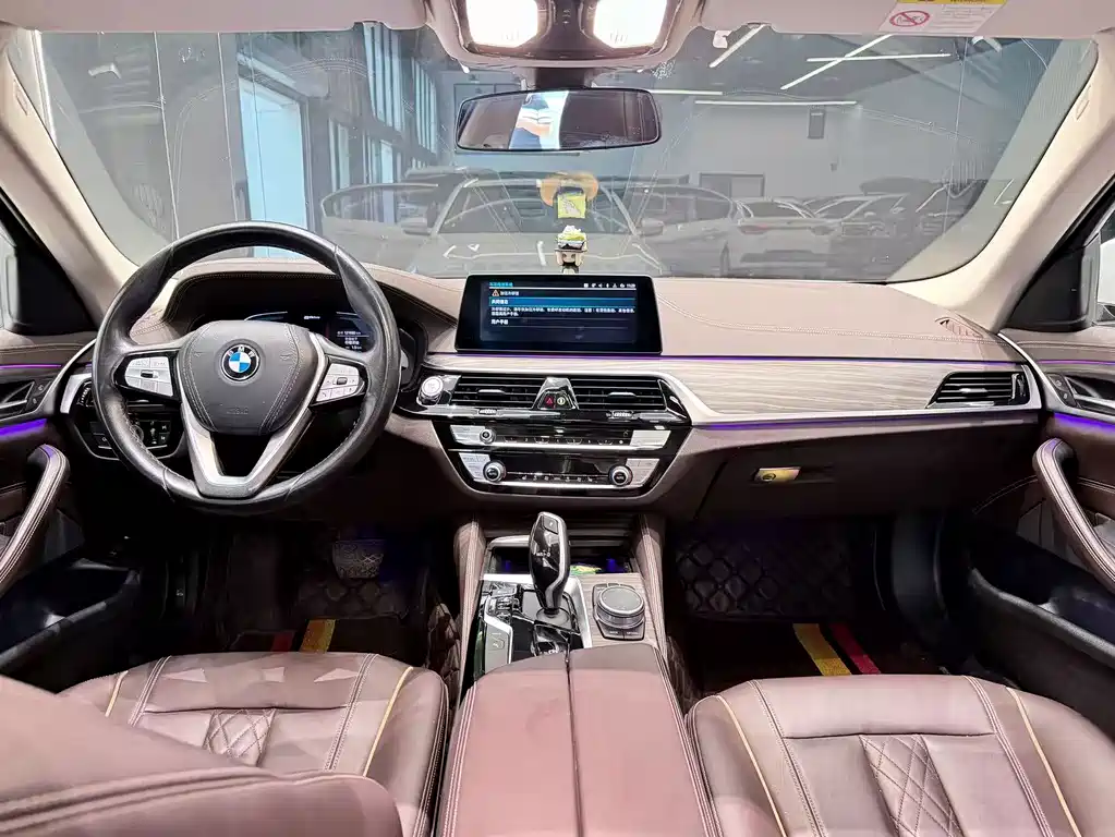 BMW 5 Series New Energy — миниатюра 6