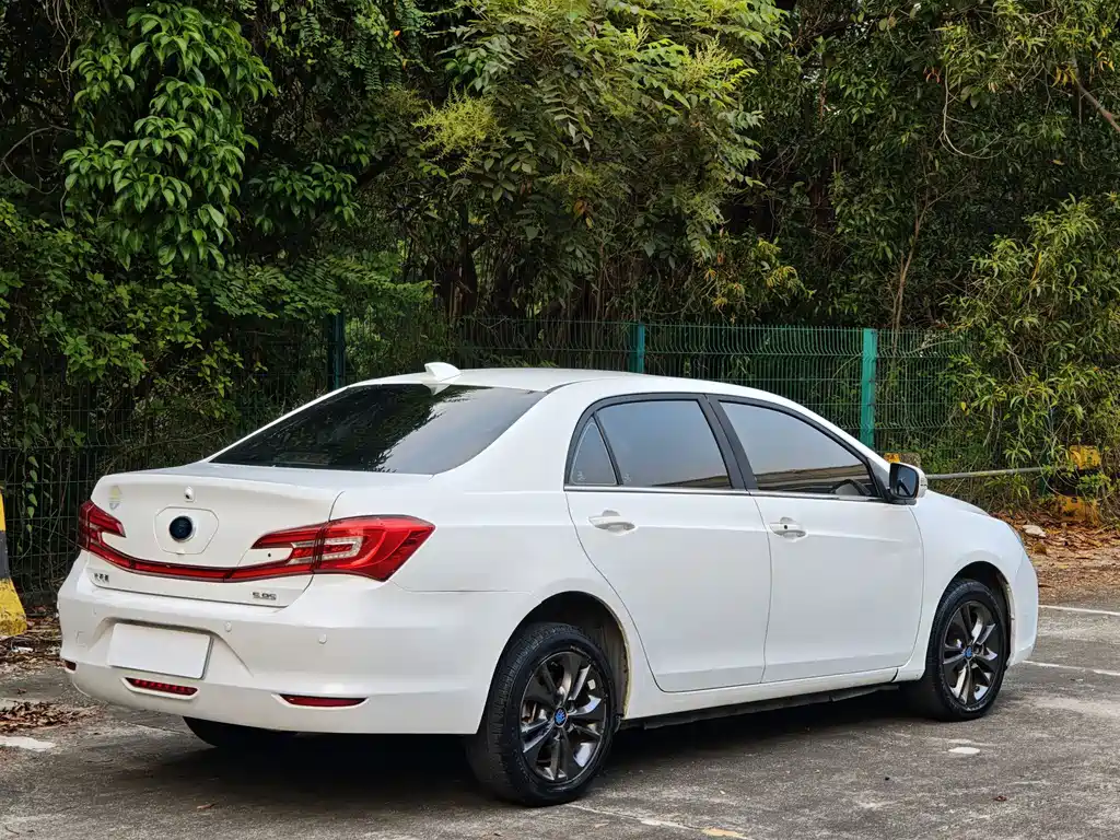 BYD Qin NEV — миниатюра 5