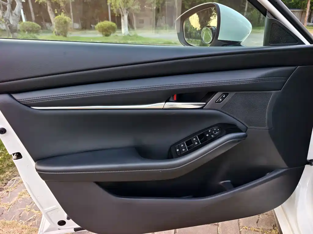 Mazda 3 Axela — миниатюра 13