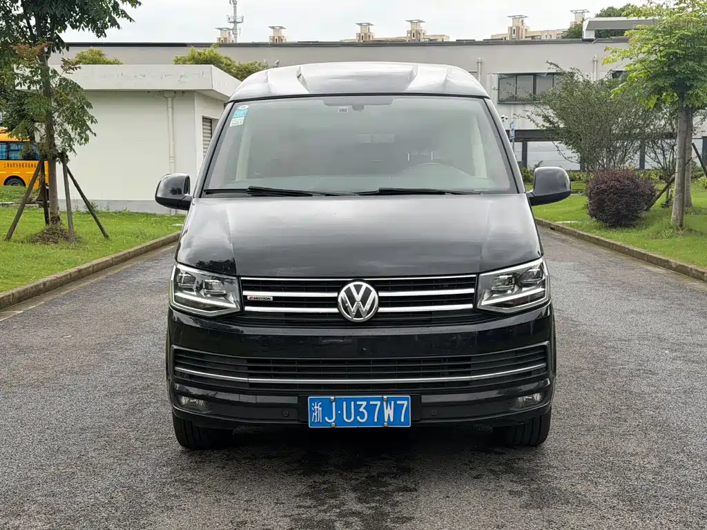 Volkswagen Caravelle 2018 2.0TSI Luxury 7 мест