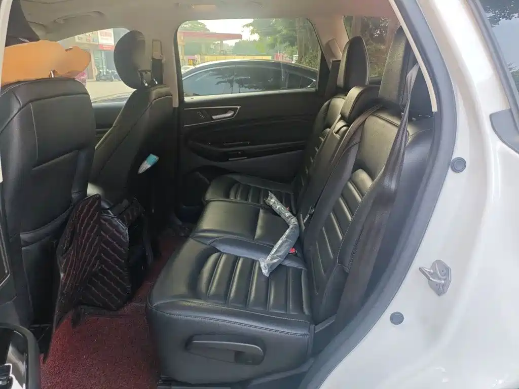 Ford Edge — миниатюра 13