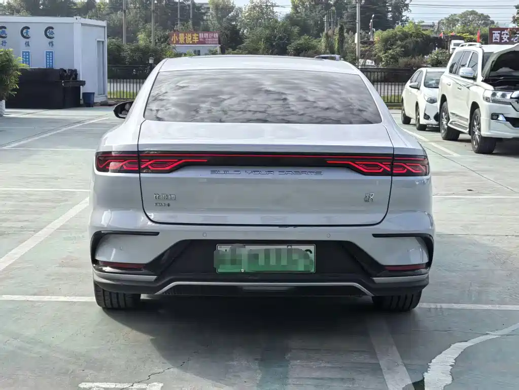 BYD Han — миниатюра 5