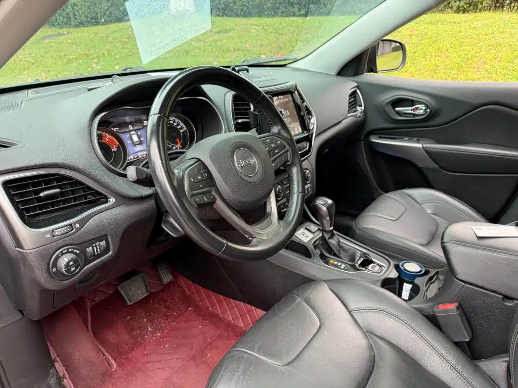 Jeep Cherokee — миниатюра 7