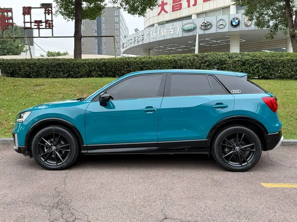 Audi Q2L — миниатюра 3