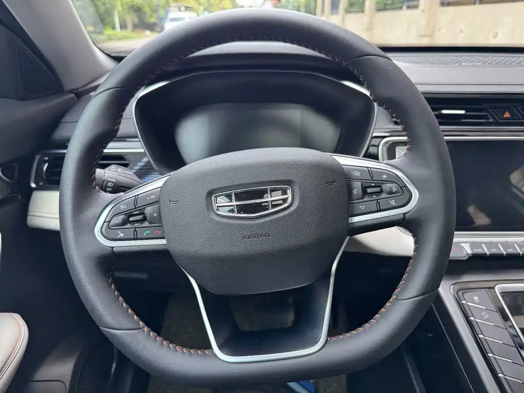 Geely Boyue — миниатюра 13