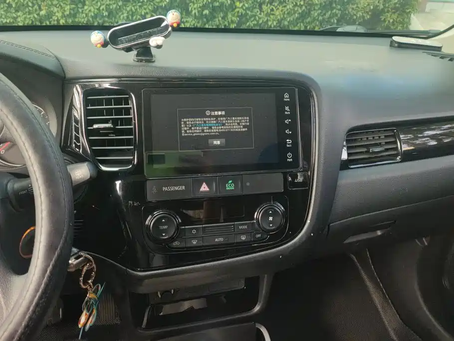 Mitsubishi Outlander — миниатюра 13