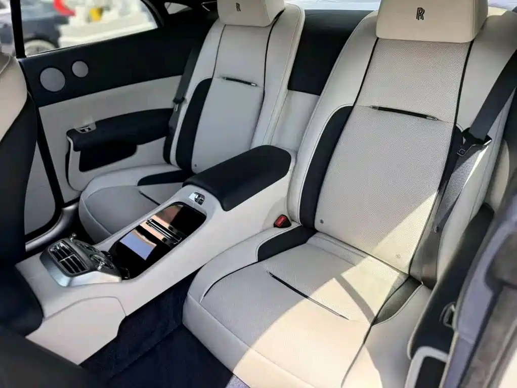 Rolls-Royce Wraith — миниатюра 11