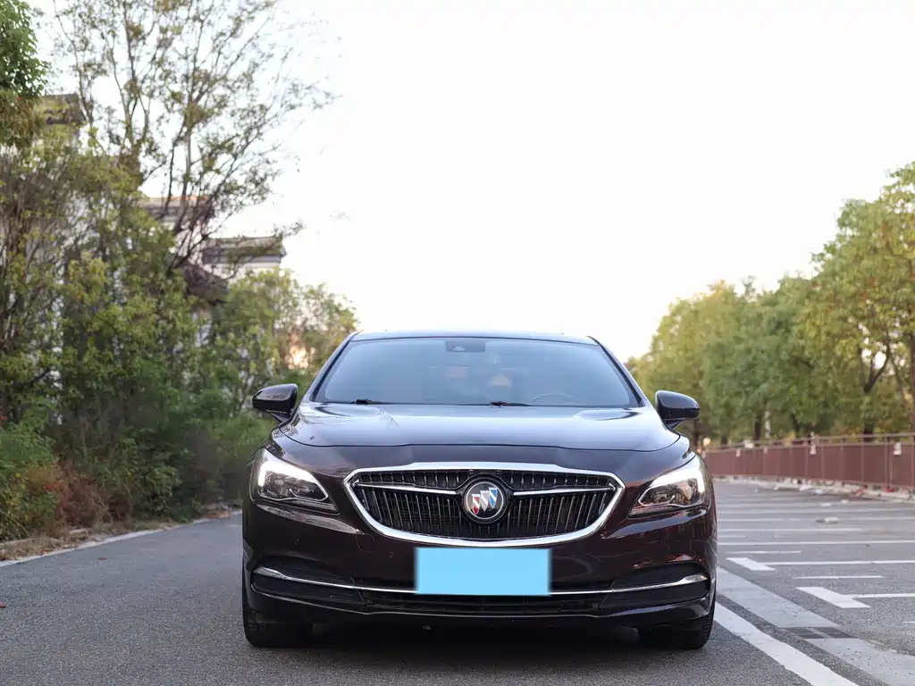 Buick LaCrosse — миниатюра 2