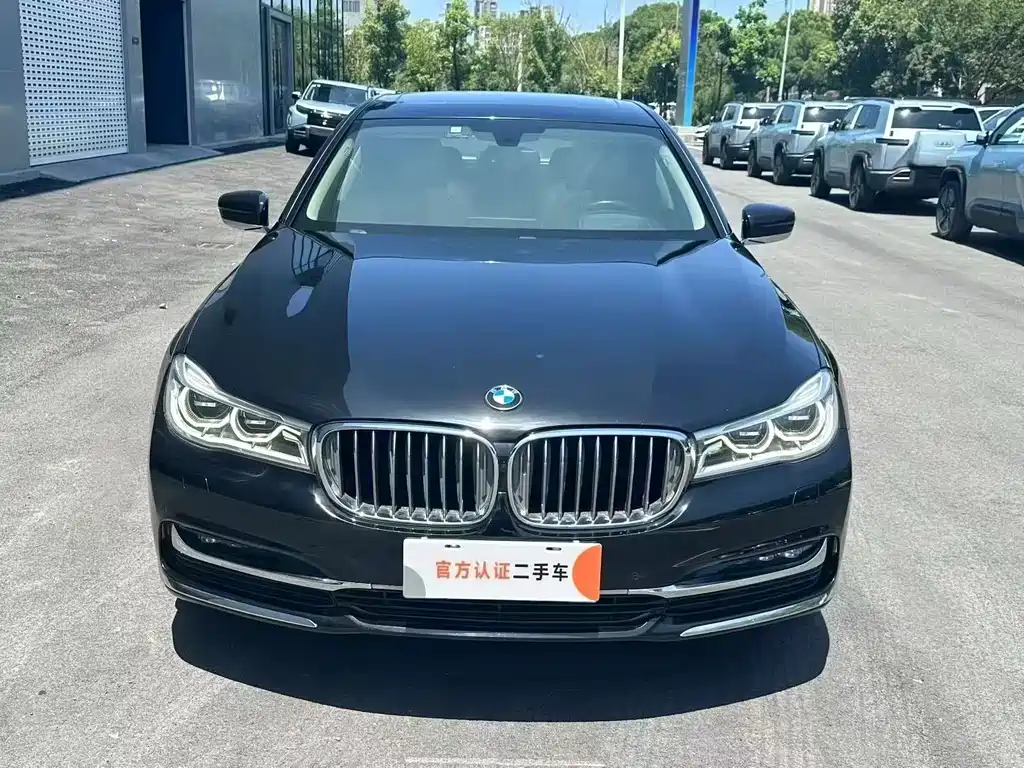 BMW 7 Series — миниатюра 2