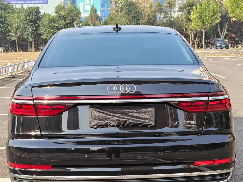 Audi A8 — миниатюра 5