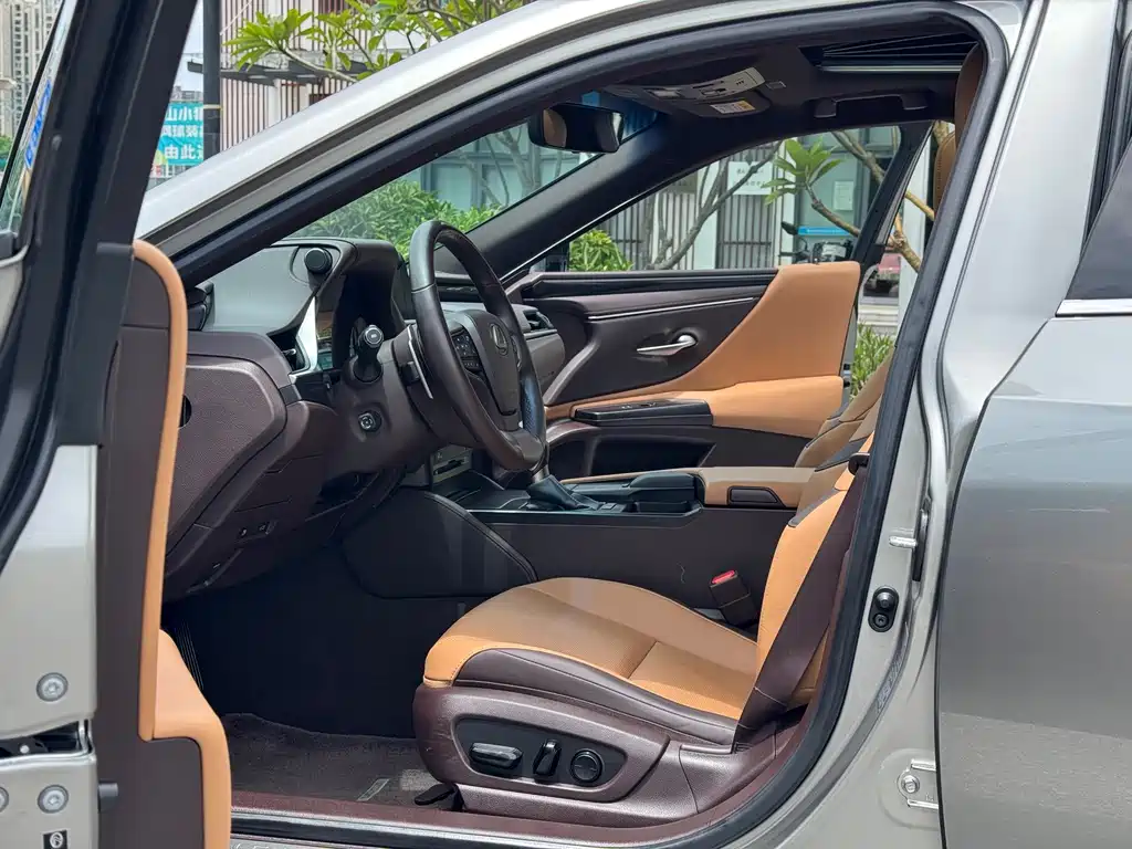 Lexus ES — миниатюра 5