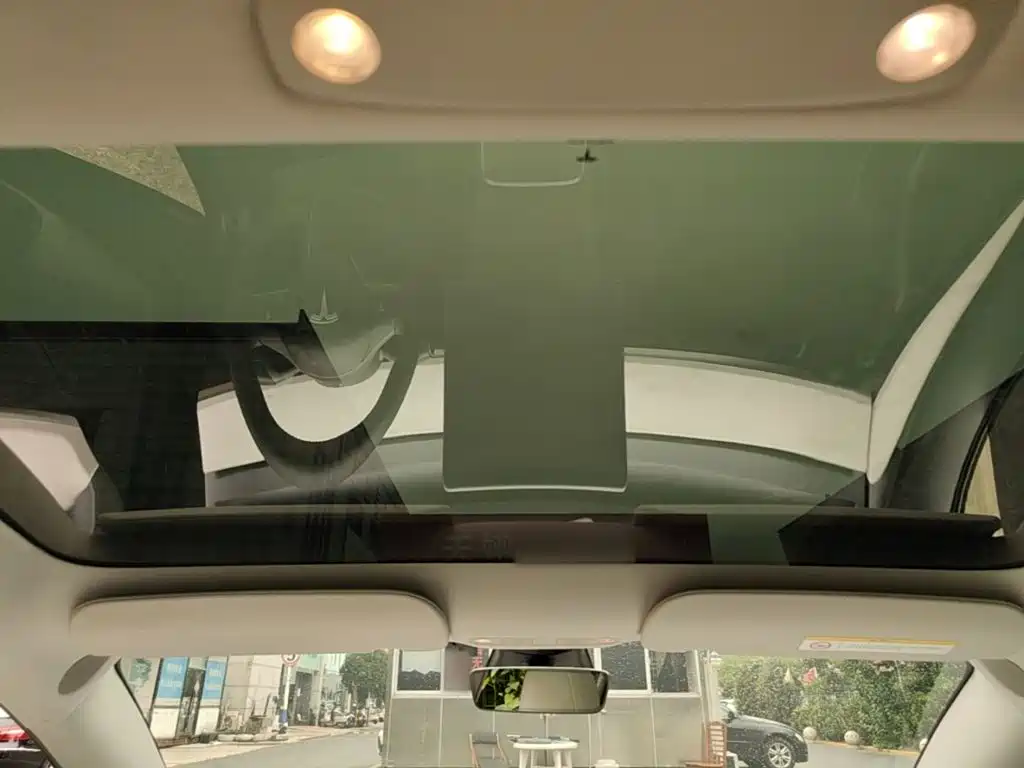 Tesla Model 3 — миниатюра 18