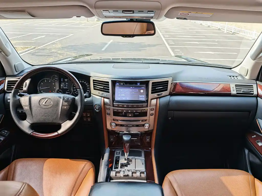 Lexus LX — миниатюра 7