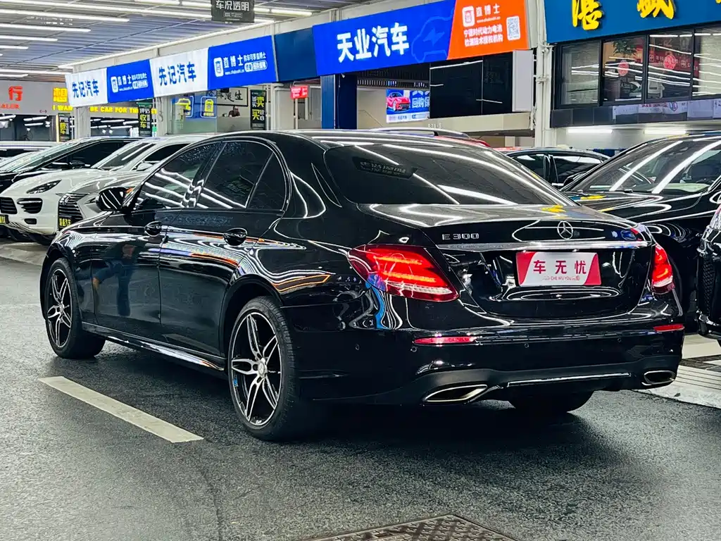 Mercedes-Benz E-Class — миниатюра 3
