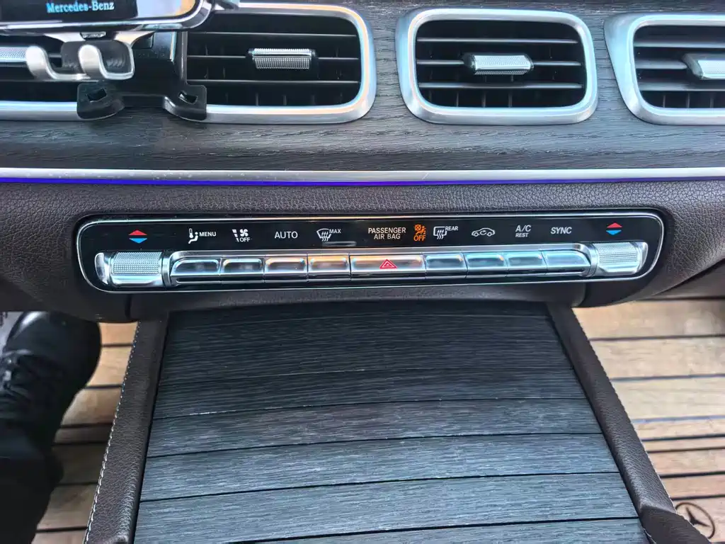 Mercedes-Benz GLE (Import) — миниатюра 16