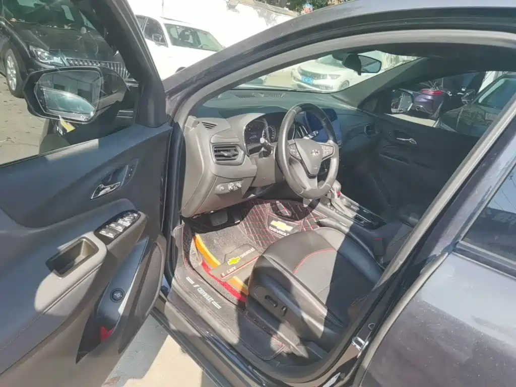 Chevrolet Equinox — миниатюра 12