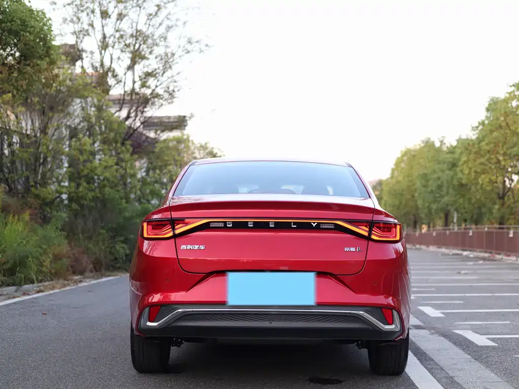 Geely Emgrand L — миниатюра 6