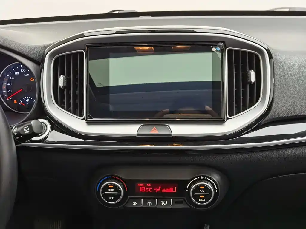 Kia KX1 — миниатюра 12