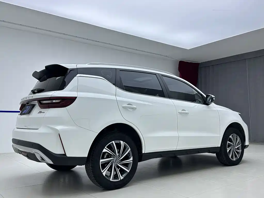 Geely Vision X6 — миниатюра 6