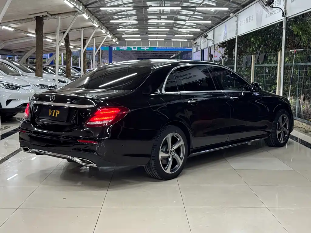 Mercedes-Benz E-Class — миниатюра 4