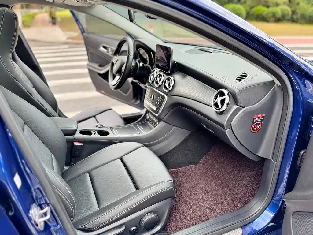 Mercedes-Benz GLA — миниатюра 10