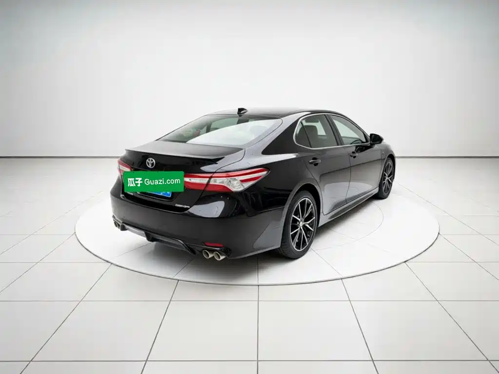 Toyota Camry — миниатюра 6