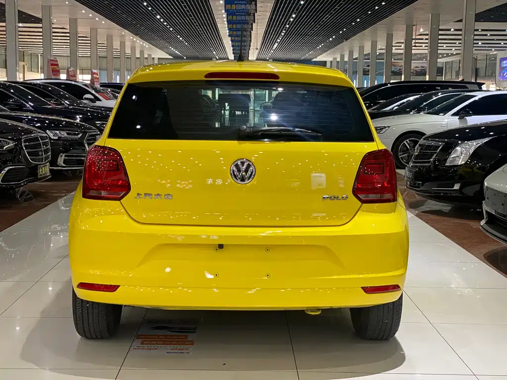 VOLKSWAGEN POLO