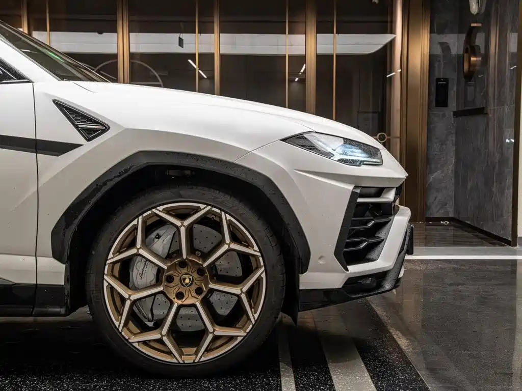 Lamborghini Urus — миниатюра 7