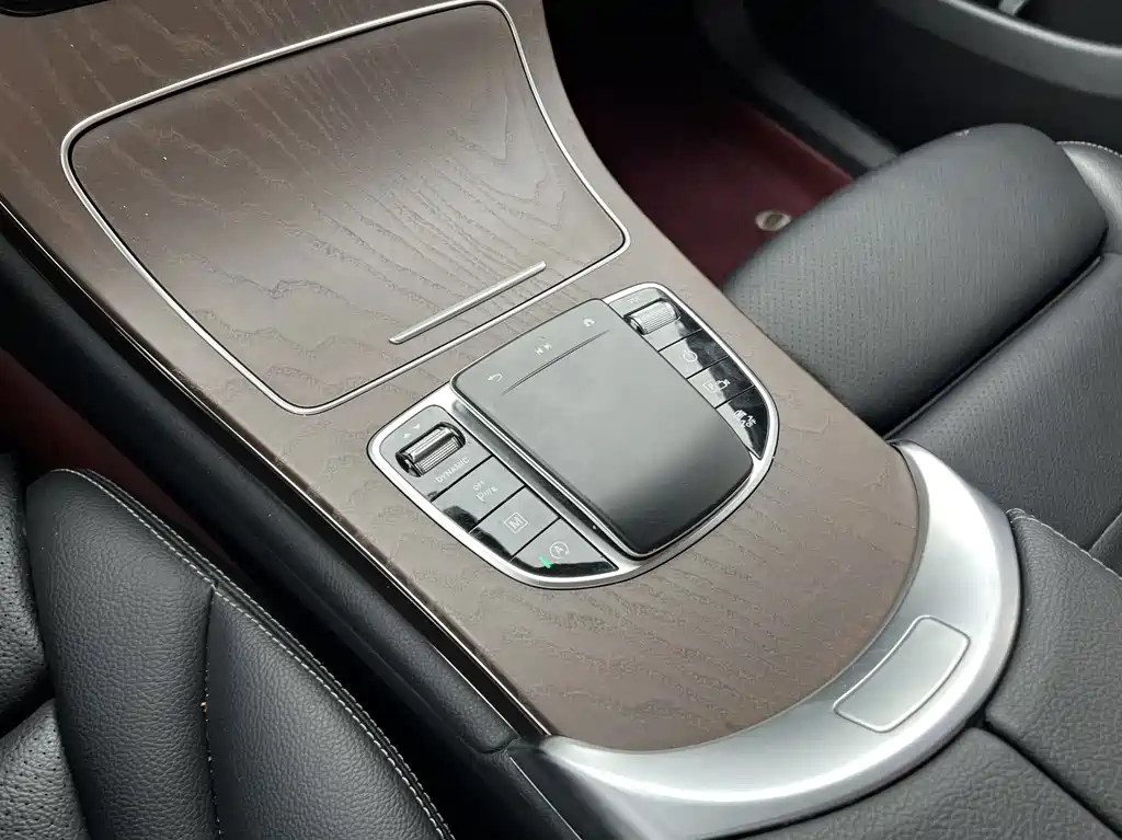 Mercedes-Benz GLC — миниатюра 8