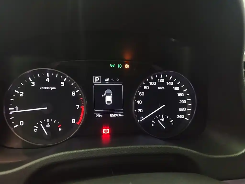 Hyundai Elantra — миниатюра 12