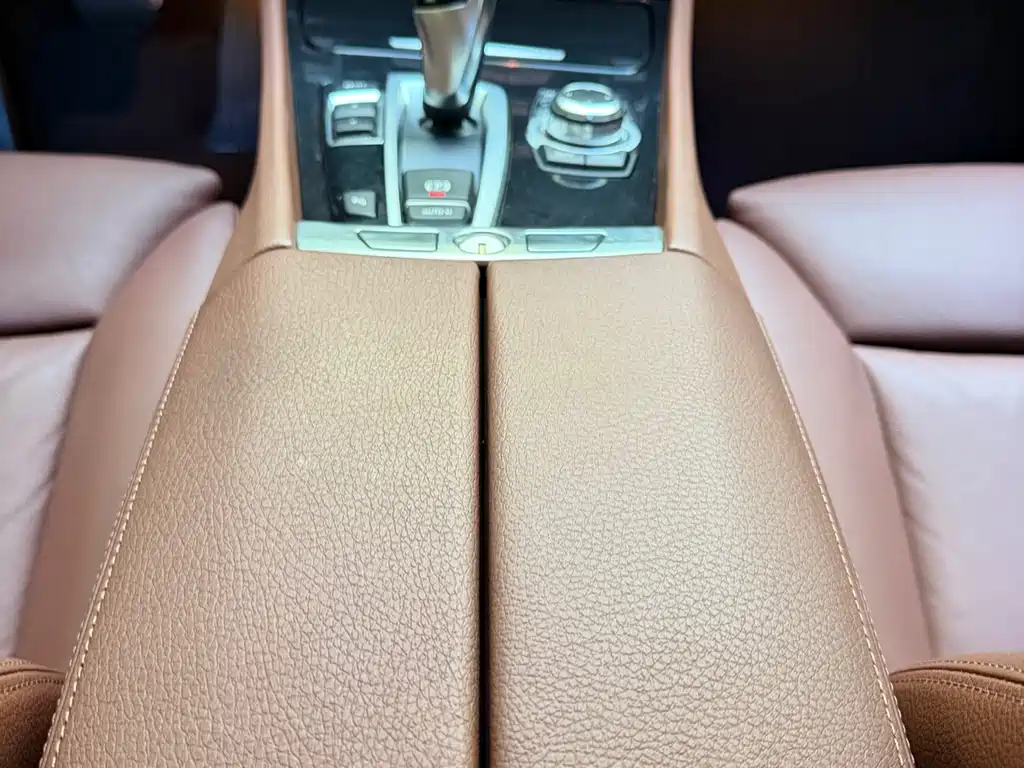 BMW 5 Series GT — миниатюра 11