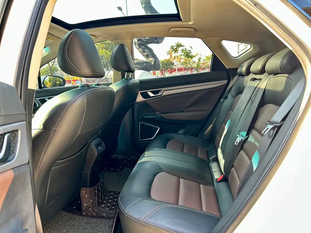 Geely Emgrand GS — миниатюра 8