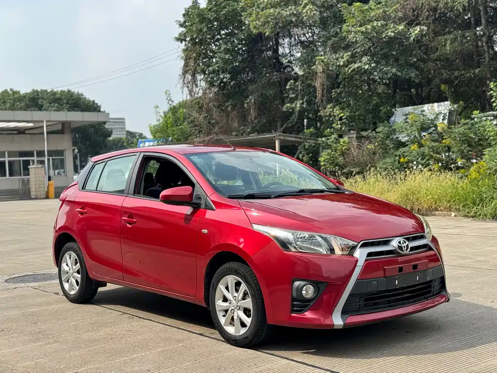 Toyota Yaris L — миниатюра 3