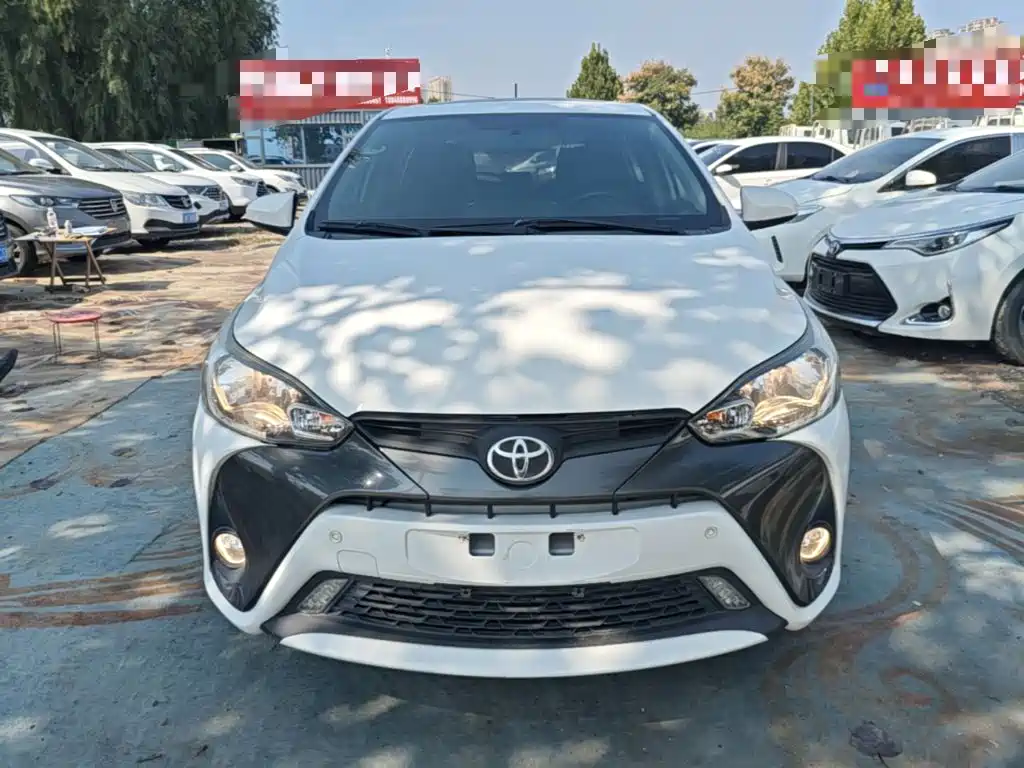 Toyota Yaris L — миниатюра 3