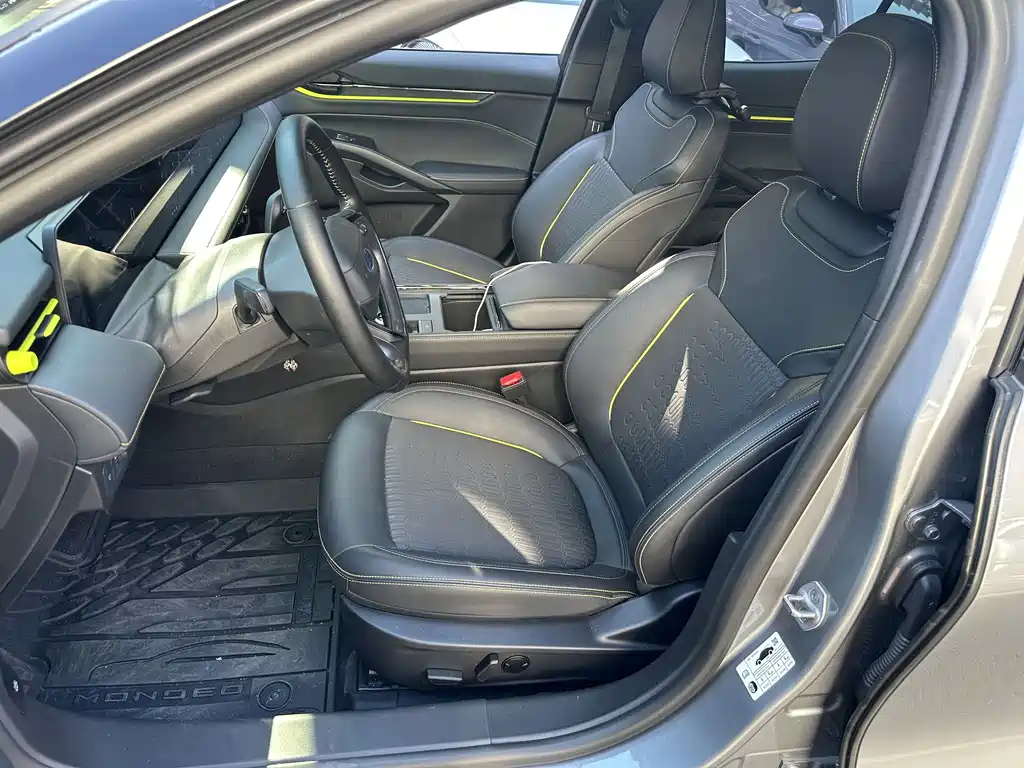 Ford Mondeo — миниатюра 6