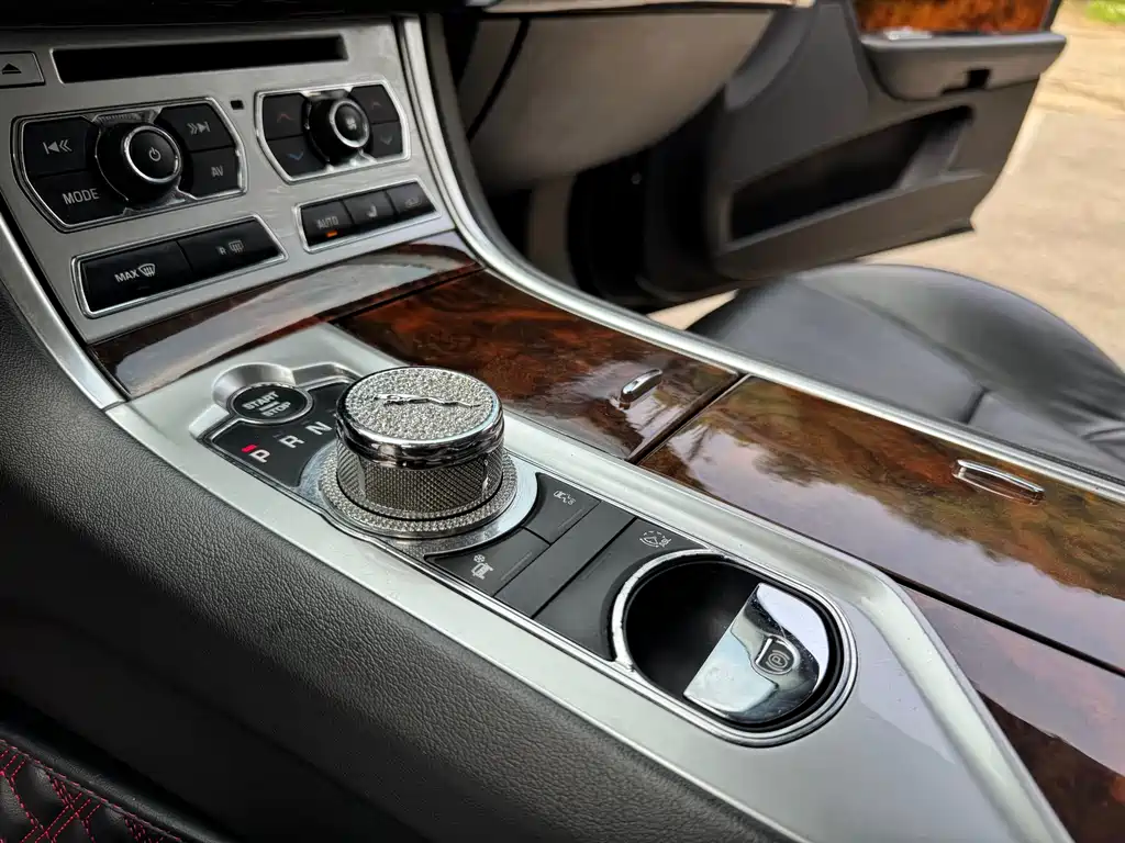 Jaguar XF — миниатюра 8
