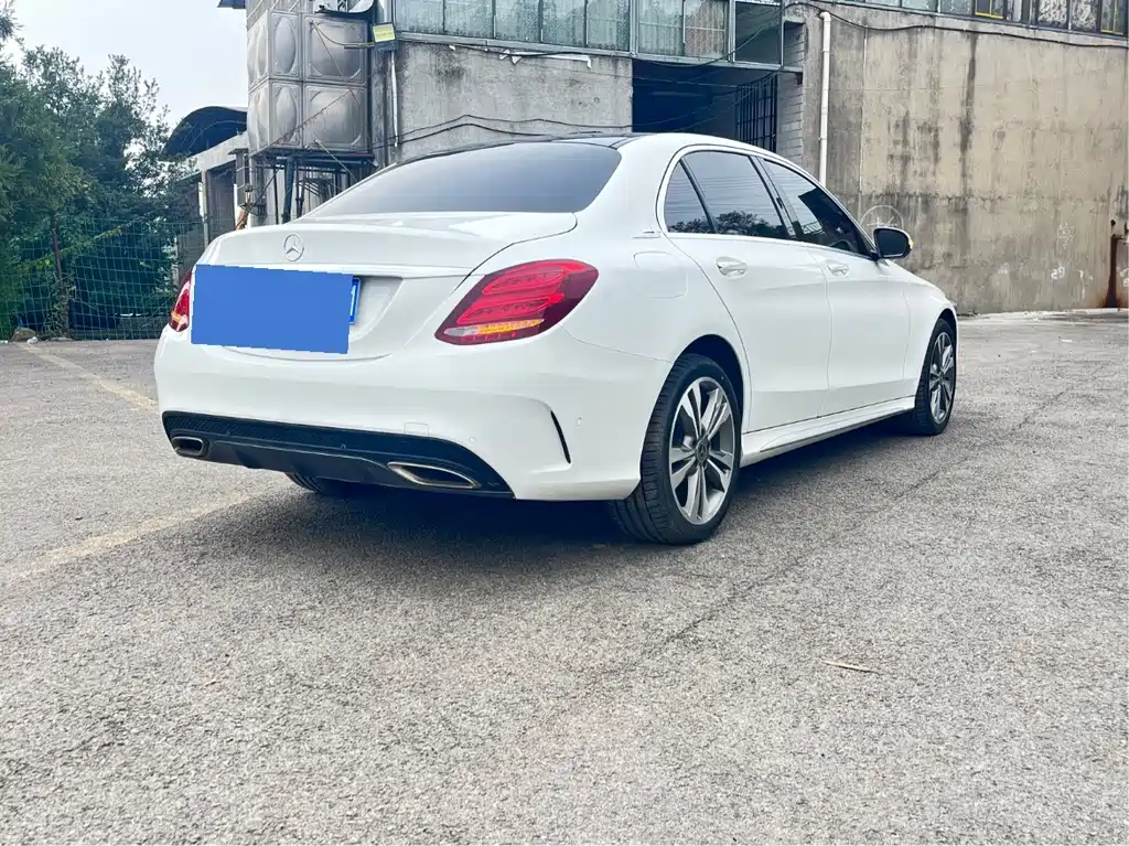 Mercedes-Benz C-Class — миниатюра 9