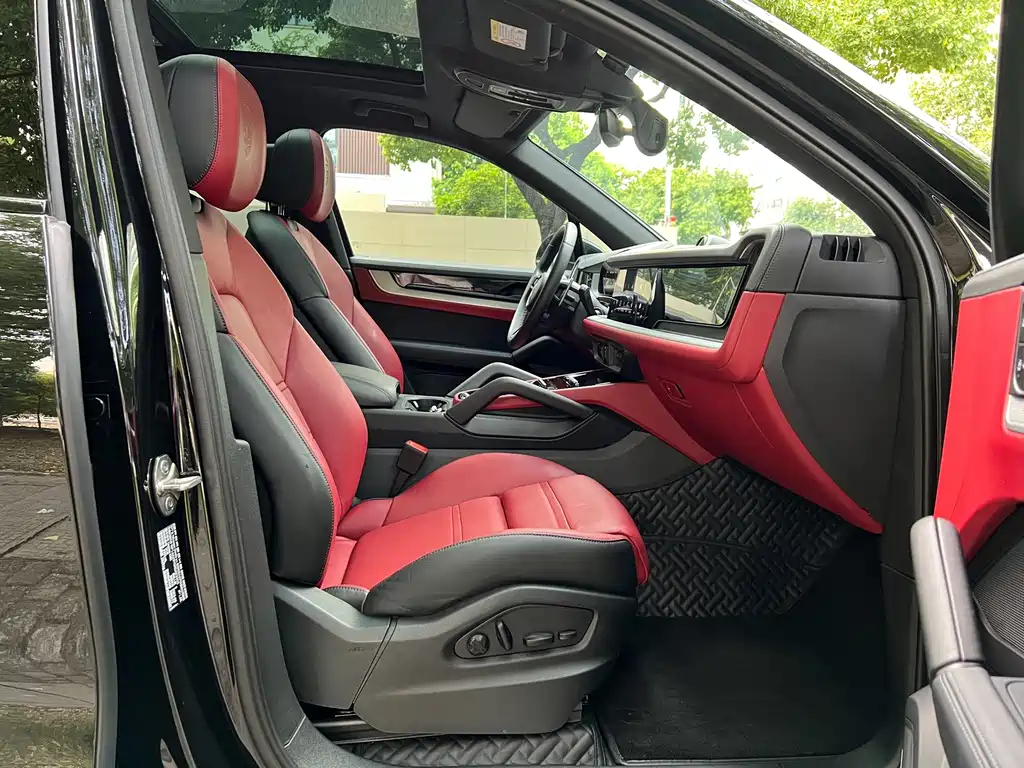 Porsche Cayenne — миниатюра 10