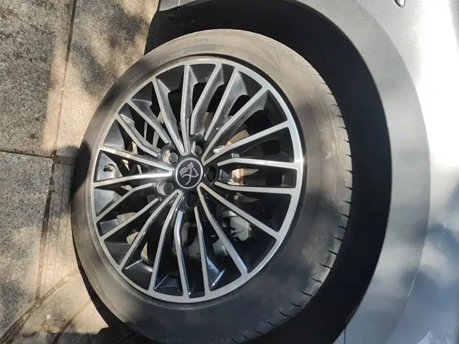 BYD Han — миниатюра 6