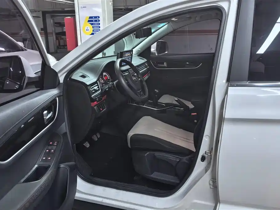 Dongfeng T5 2020 1.6L MT Comfort VI