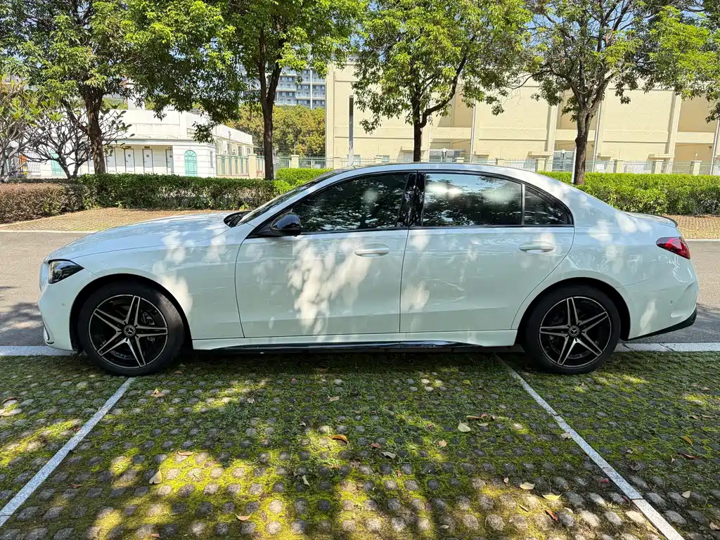 Mercedes-Benz C-Class — миниатюра 7