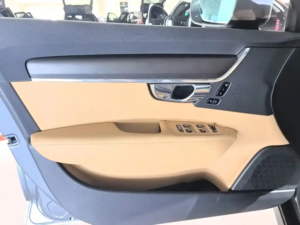 Volvo V90 — миниатюра 5