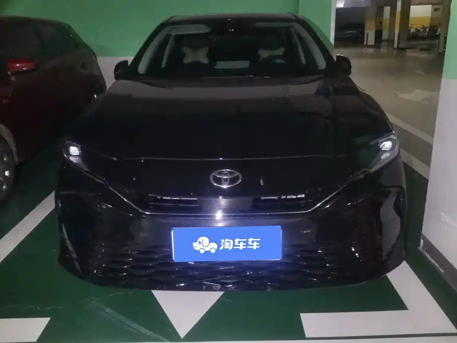 Toyota Camry — миниатюра 2