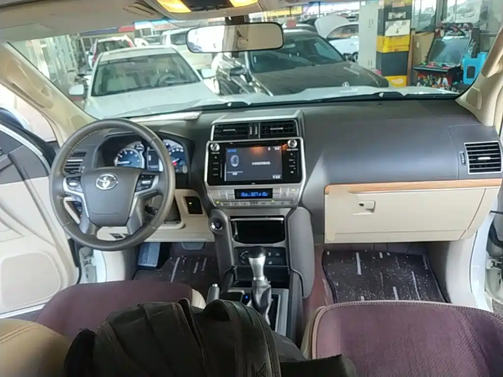 Toyota Prado — миниатюра 10