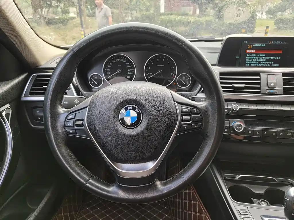 BMW 3 Series — миниатюра 10