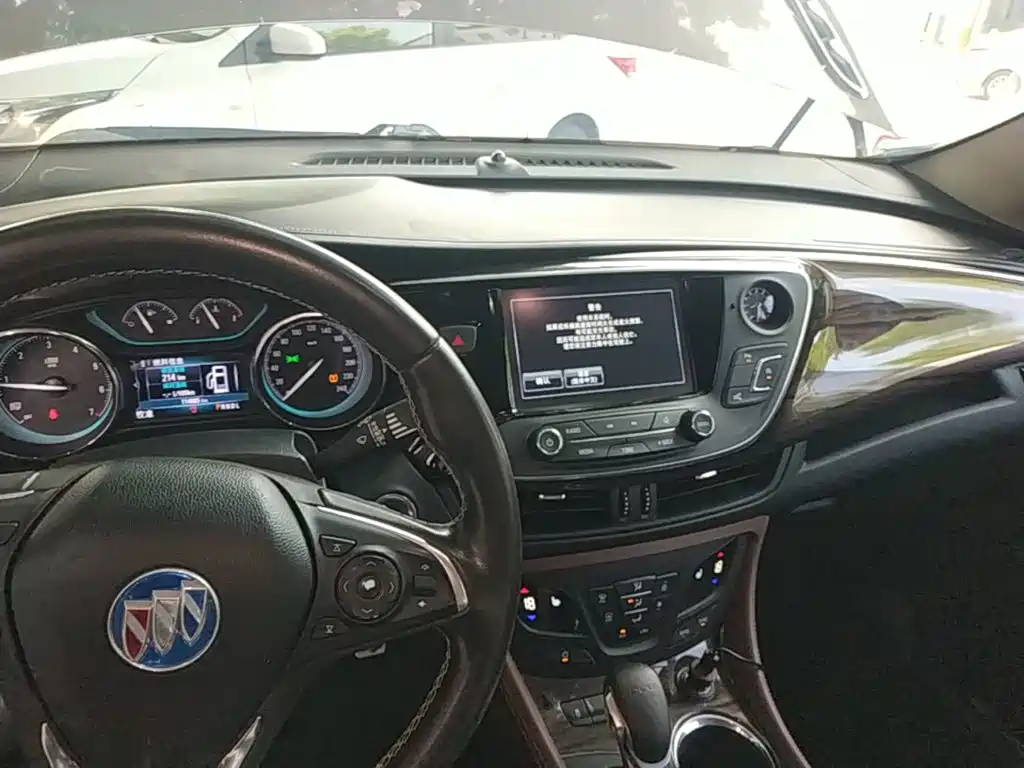 Buick Envision Plus — миниатюра 10