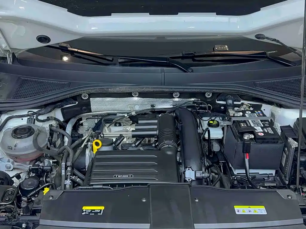 VOLKSWAGEN T ROC EXPLORING SONGS