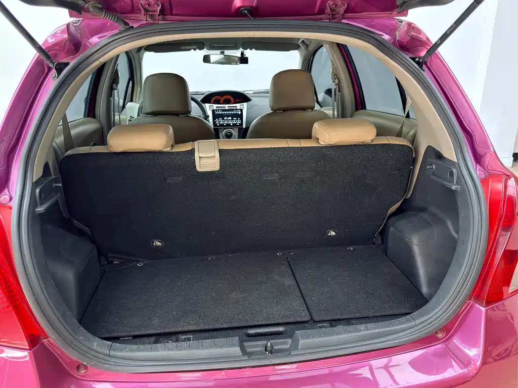Toyota Yaris — миниатюра 9