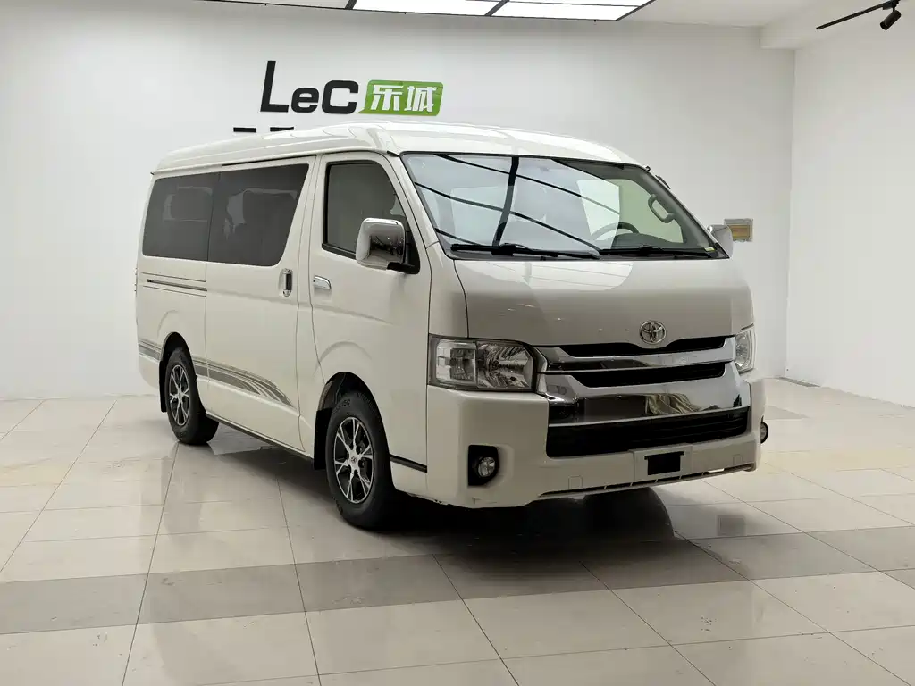 Toyota Hiace — миниатюра 2