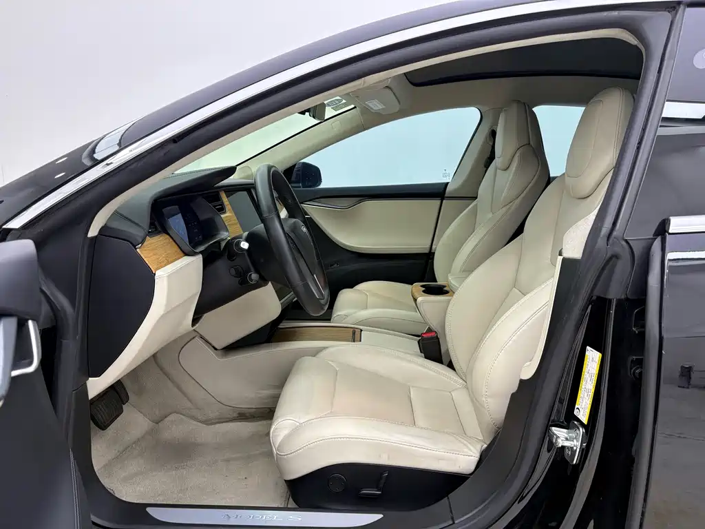 Tesla Model S — миниатюра 10